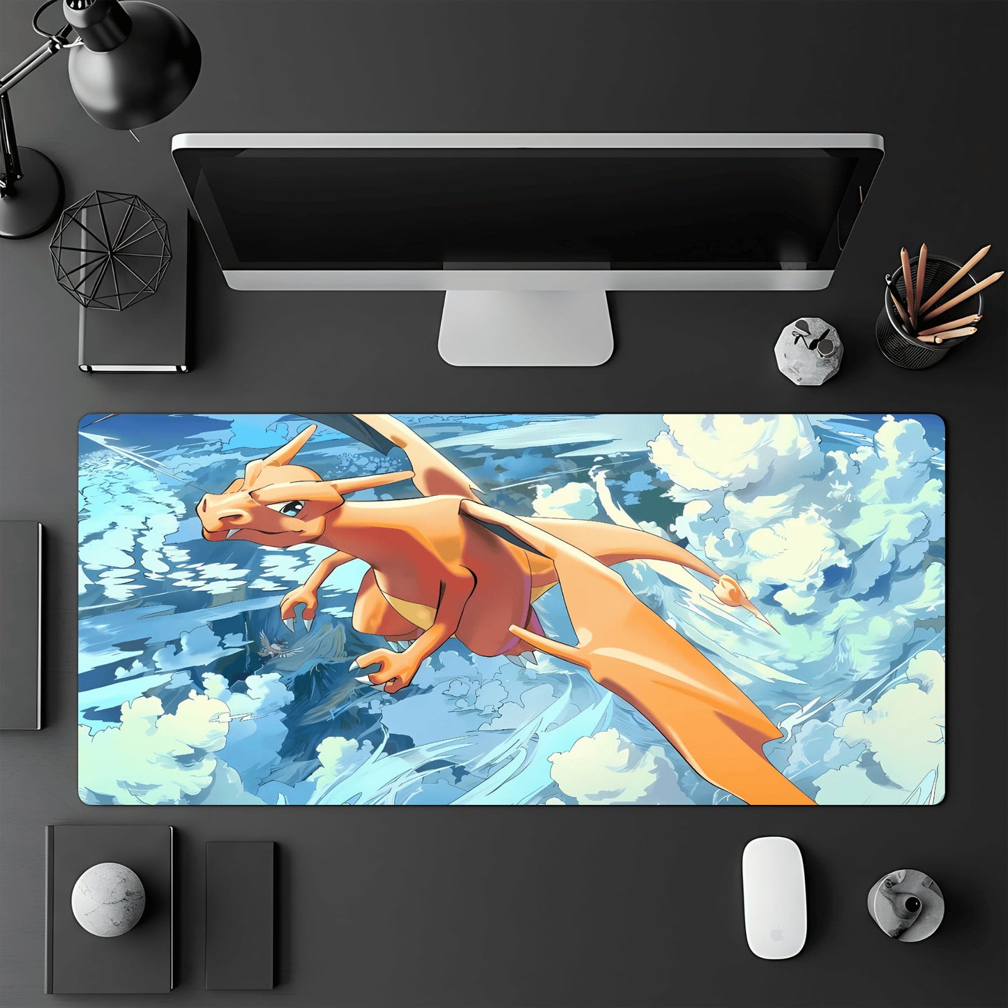 Tapis de jeu Pokémon TCG 60x30 cm illustré par le Pokémon Dracaufeu.