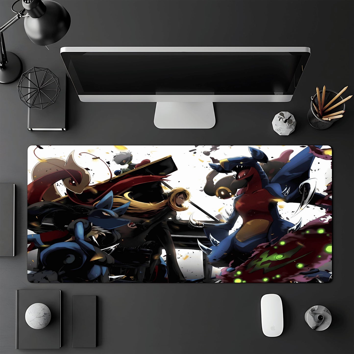 Tapis de jeu Pokémon TCG 60x30 cm avec une illustration du Dresseur Cynthia.