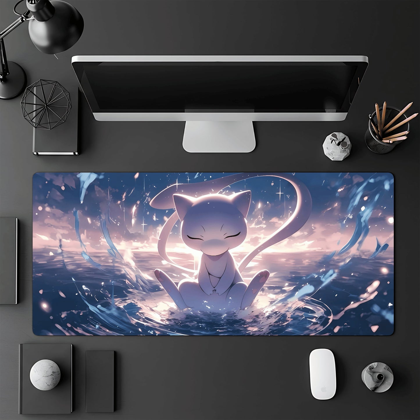 Tapis de jeu Pokémon TCG 60x30 cm illustré par le Pokémon fabuleux Mew.